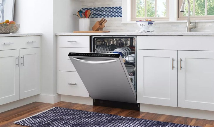 Tủ bếp tích hợp máy rửa bát hiện đại cho không gian bếp 